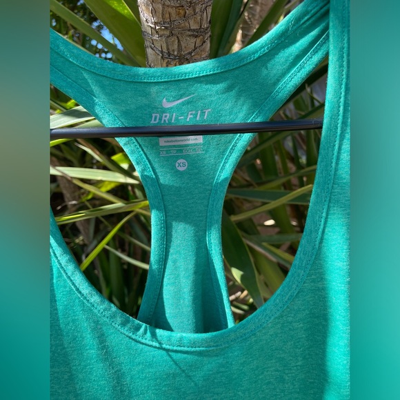 Nike Dri-Fit Top - Picture 3 of 4